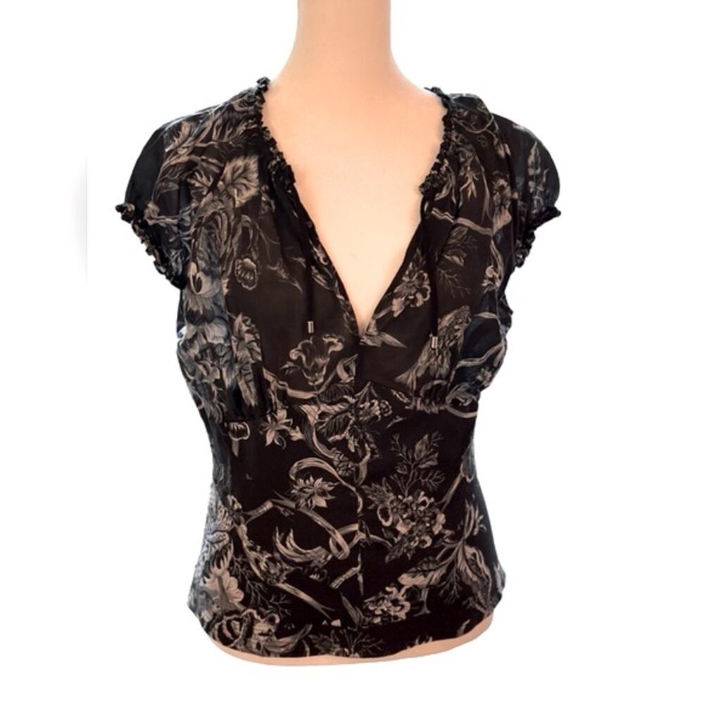 Karen Millen England Women's Ruffled Navy Floral V-Neck Blouse, 10 (US)
